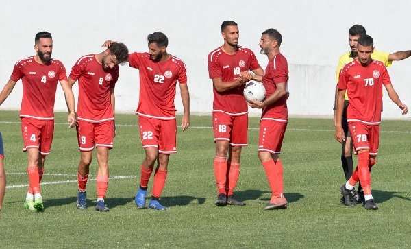 فرحة لاعبي الإخاء الأهلي عاليه