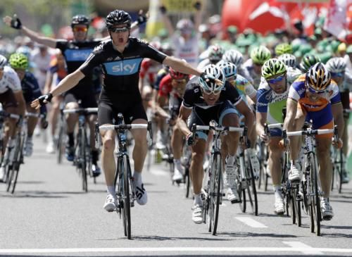 2011-05-012011-05-01t123351z_01_dba04_rtridsp_3_cycling-romandie_reuters