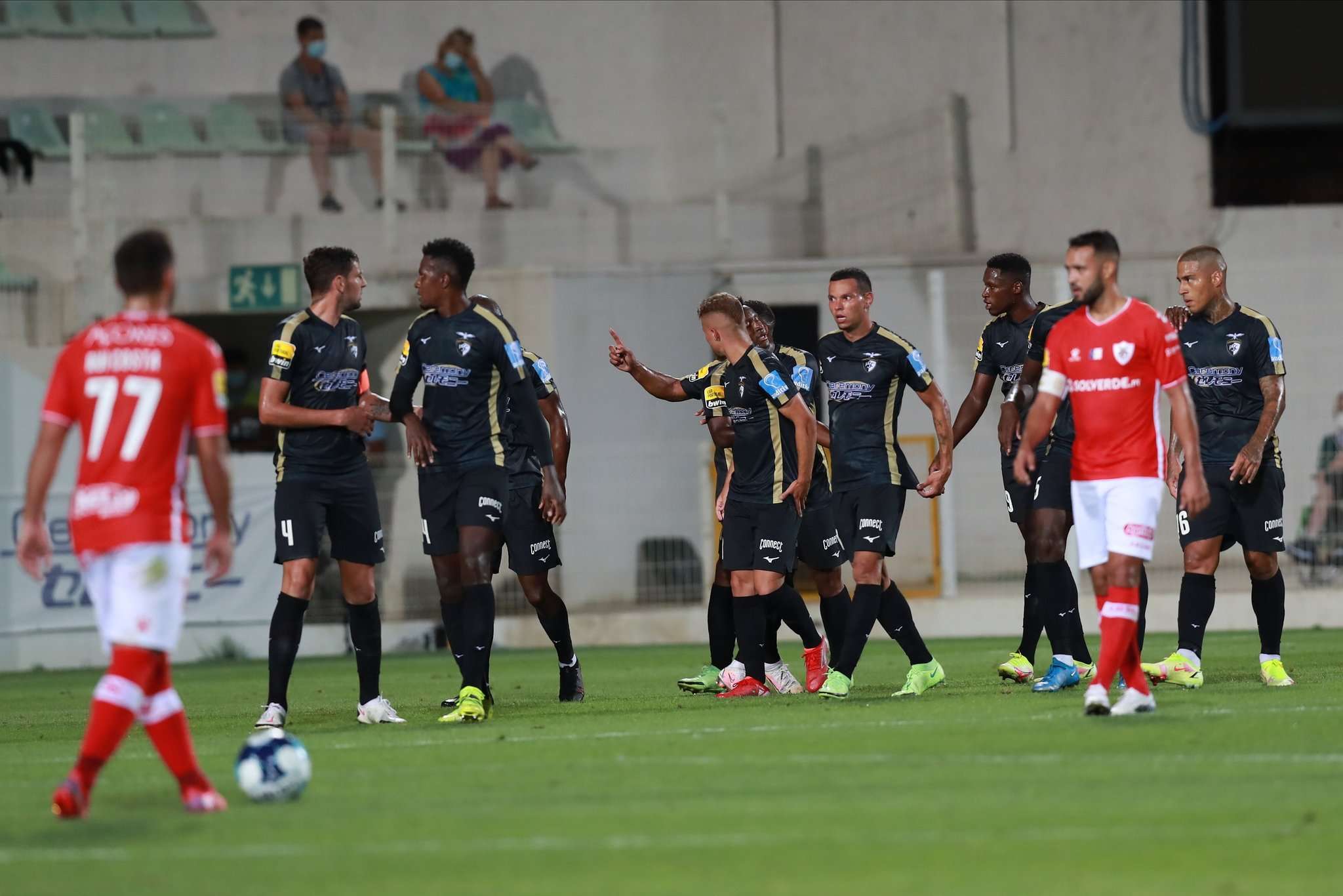 لاعبو بورتيمونينسي