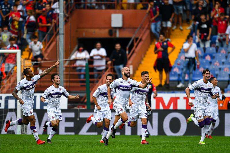 لاعبو فيورنتينا 