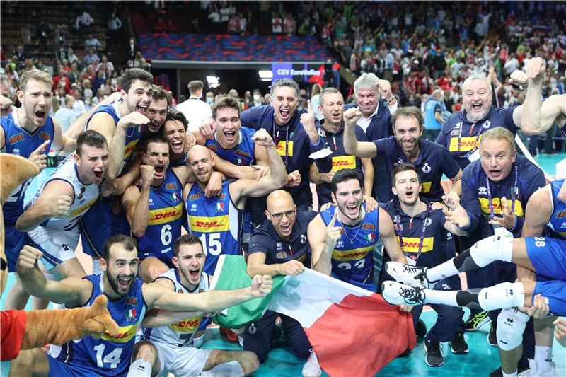 فرحة لاعبي إيطاليا 