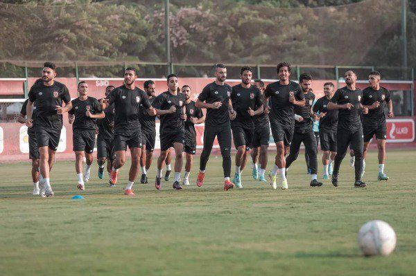 لاعبو الأهلي