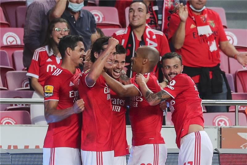 لاعبو بنفيكا 