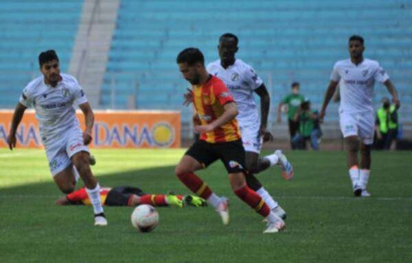 لقاء سابق بين الترجي والصفاقسي