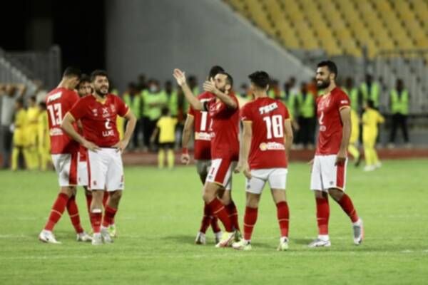 لاعبو الأهلي