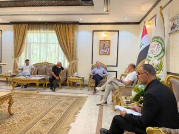 من الاجتماع