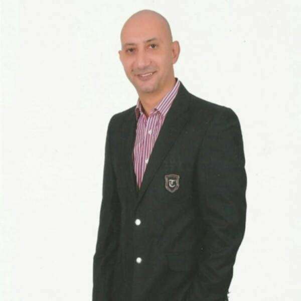 أيمن الكاشف