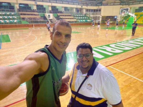 إسماعيل أحمد رفقة مراسل كووورة