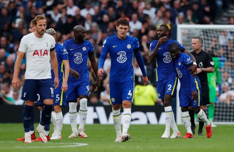 روديجر مع لاعبي تشيلسي