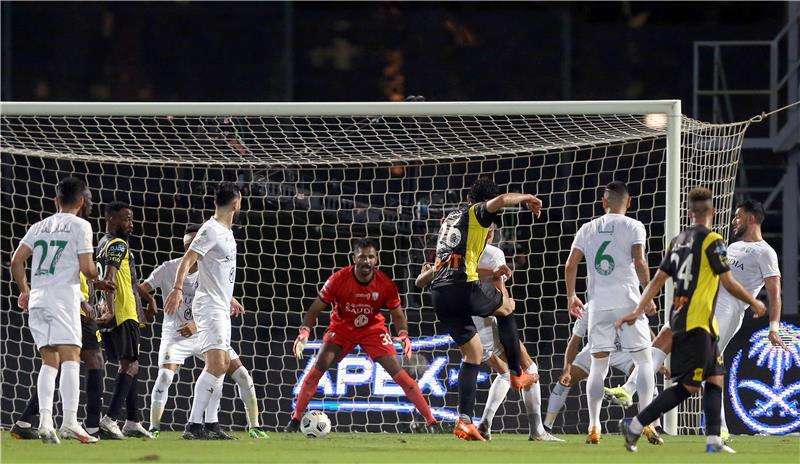 لقاء سابق بين الفريقين 