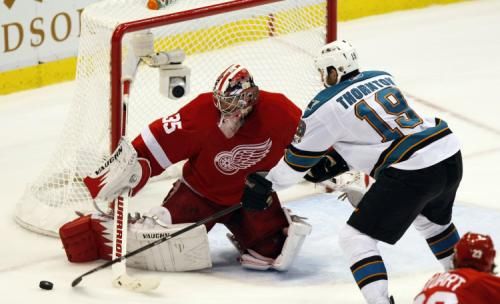 2011-05-072011-05-07t021501z_01_det14_rtridsp_3_nhl_reuters