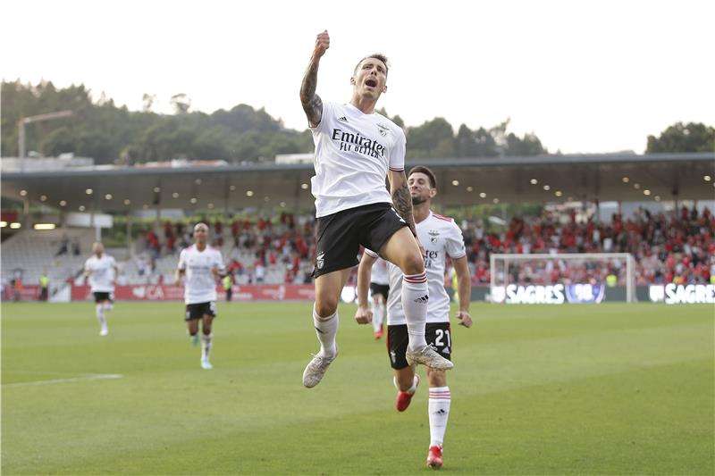 أليكس جريمالدو