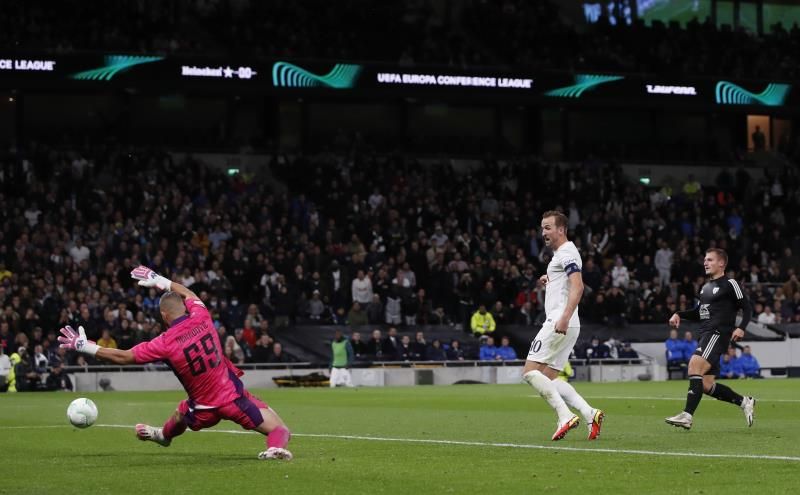 2021-09-30t203530z_258424403_up1eh9u1l74q3_rtrmadp_3_soccer-europaconf-tot-mur-report_reuters