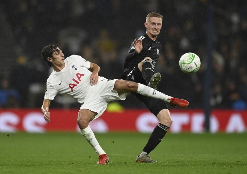 2021-09-30t194847z_1076172581_up1eh9u1j1am1_rtrmadp_3_soccer-europaconf-tot-mur-report_reuters
