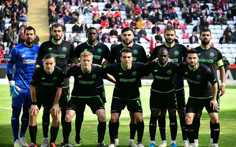 لاعبو قونيا سبور