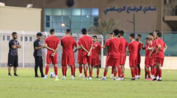 لاعبو منتخب البحرين الأولمبي