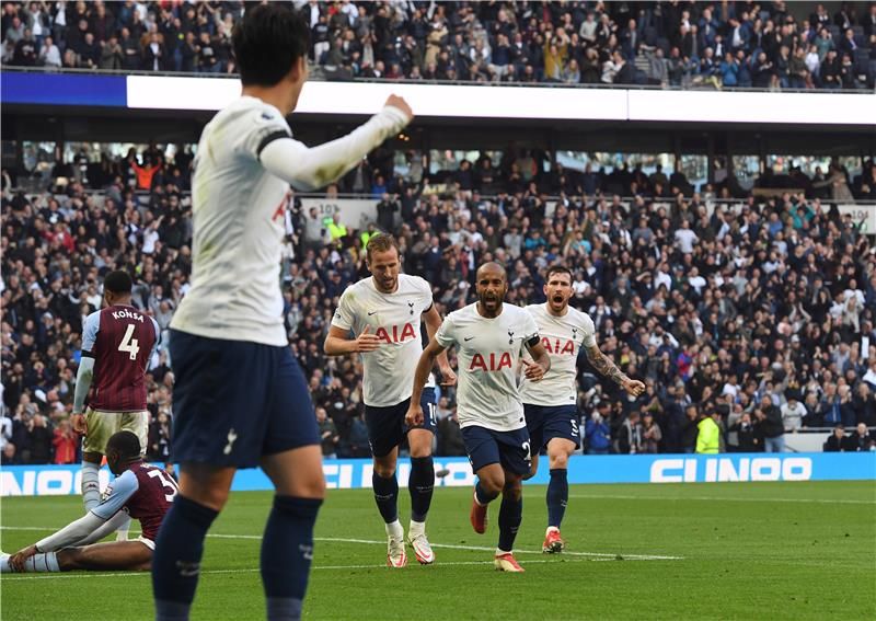 لاعبو توتنهام 