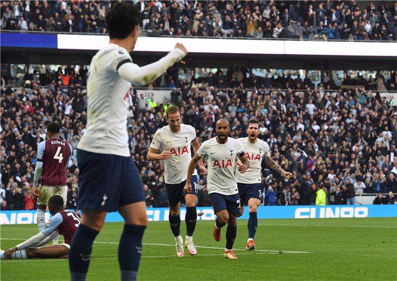 لاعبو توتنهام 