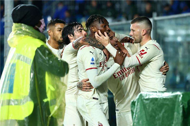 لاعبو ميلان