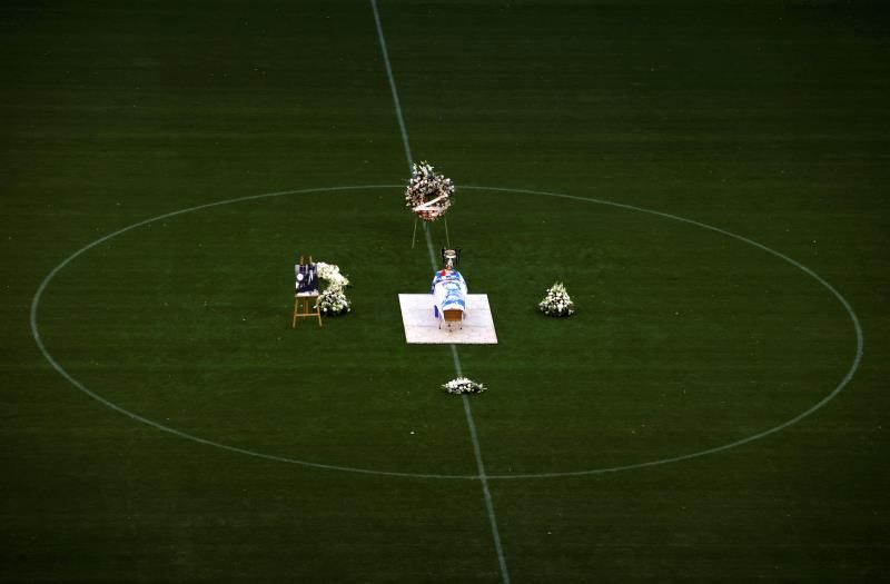 2021-10-07t175806z_1035361769_rc245q9e2oqr_rtrmadp_3_france-politics-tapie-tribute_reuters