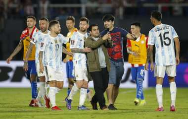 2021-10-08t010039z_381787616_hp1eha802t12v_rtrmadp_3_soccer-worldcup-pry-arg-report_reuters