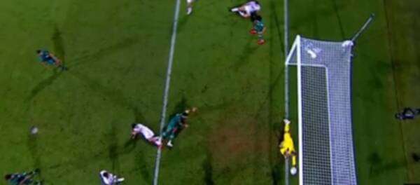 لقطة الكرة الجدلية