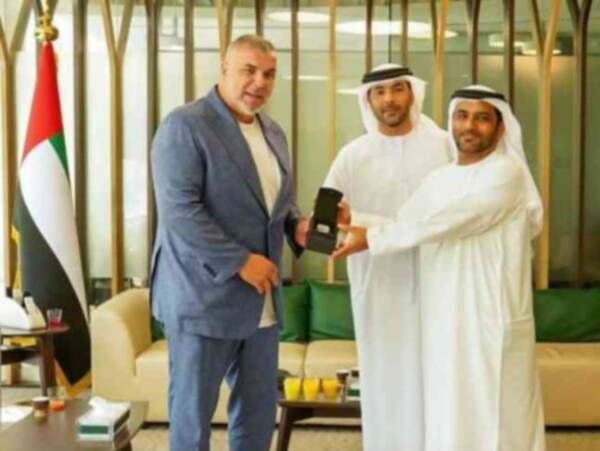 كوزمين يستعيد ساعته