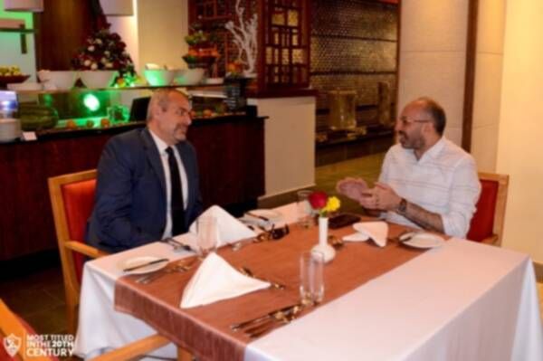 سفير مصر وحسام المندوه رئيس بعثة الزمالك 