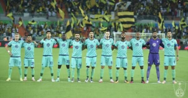 لاعبو الأهلي