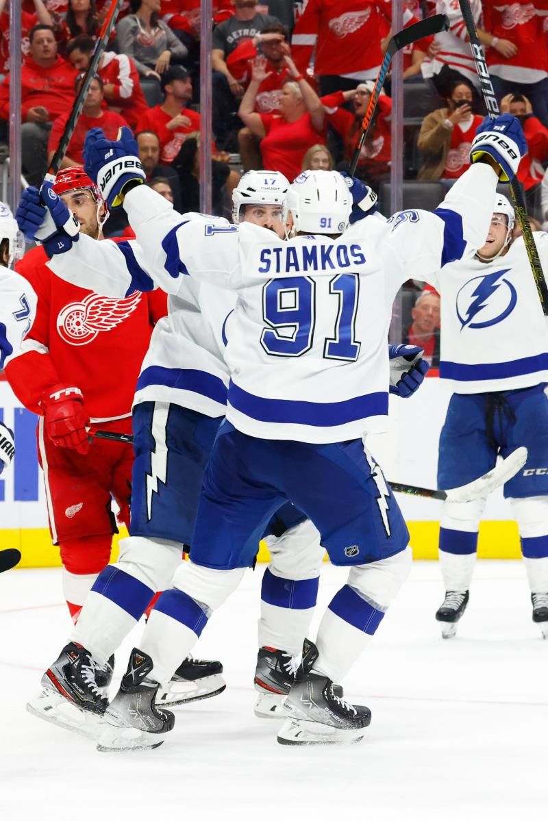 2021-10-15t030819z_328847730_mt1usatoday16954774_rtrmadp_3_nhl-tampa-bay-lightning-at-detroit-red-wings_reuters