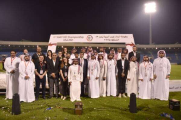 خليل السالم والكادر المنظم للبطولة