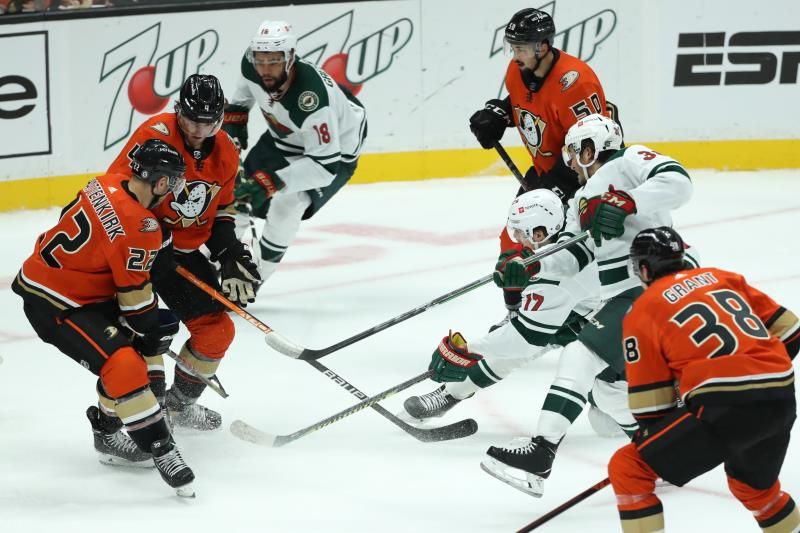 2021-10-16t045414z_168663577_mt1usatoday16963048_rtrmadp_3_nhl-minnesota-wild-at-anaheim-ducks_reuters