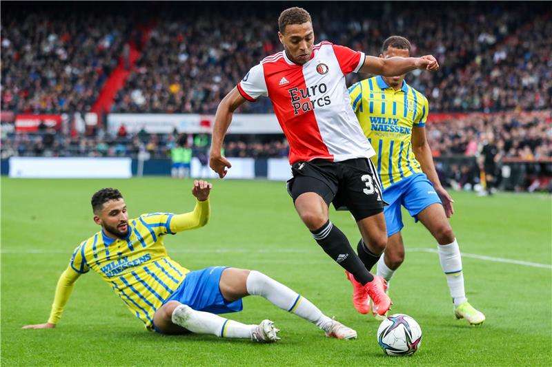 جانب من لقاء فينورد أمام فالفيك