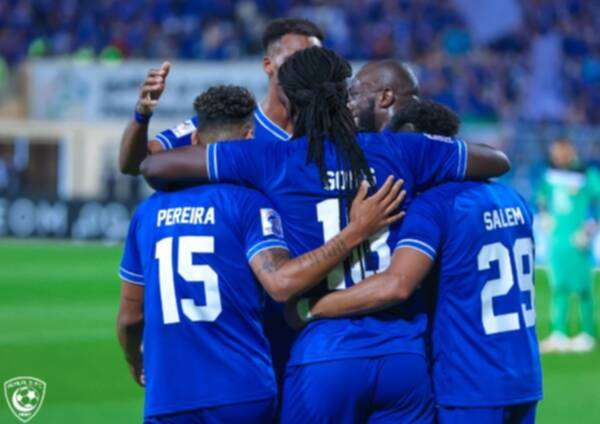 لاعبو فريق الهلال