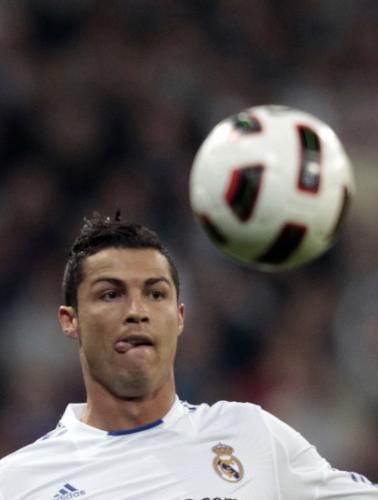 2011-04-162011-04-16t203047z_01_mad707_rtridsp_3_soccer-spain-clasico_reuters