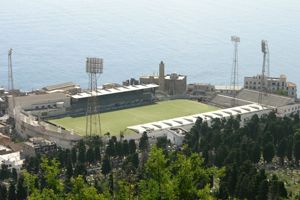 ملعب "عمر حمادي"