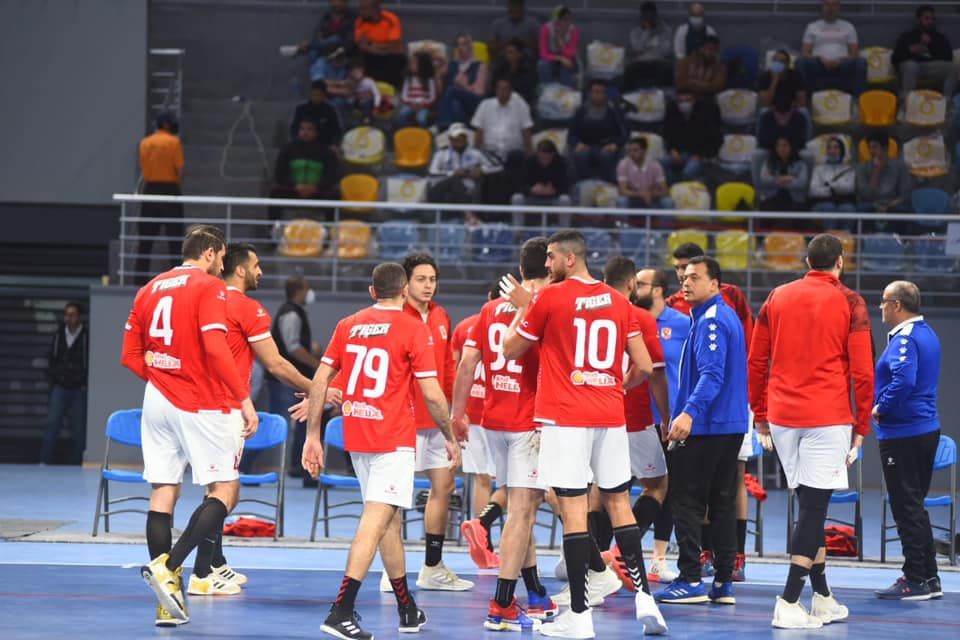 لاعبو الأهلي لكرة اليد