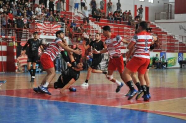 من لقاء الافريقي والترجي الرياضي في سباق الدوري   