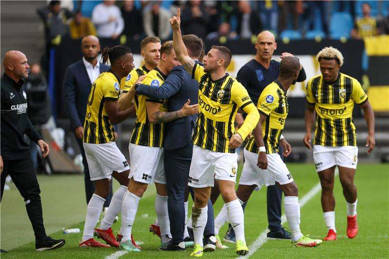 لاعبو فيتيسه آرنهيم 