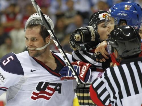 2011-05-112011-05-11t163000z_01_imp16_rtridsp_3_ice-hockey-world_reuters