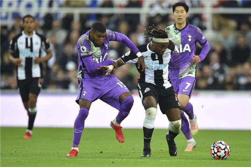 جانب من لقاء نيوكاسل وتوتنهام