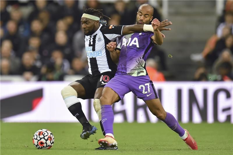 من مباراة نيوكاسل يونايتد و توتنهام هوتسبير