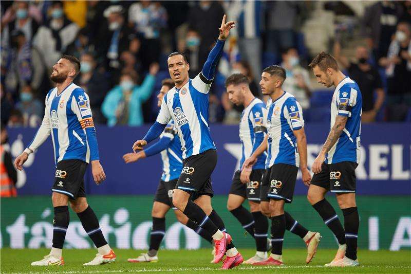 لاعبو إسبانيول 