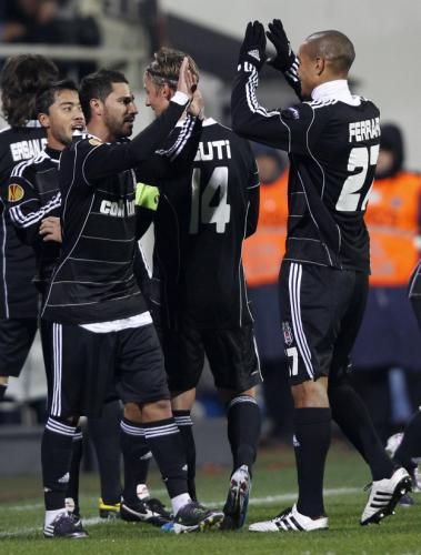 2010-12-15t205909z_01_ank141_rtridsp_3_soccer-europa_reuters