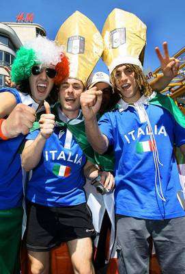 الجماهير الايطالية حضرت مبكرا
