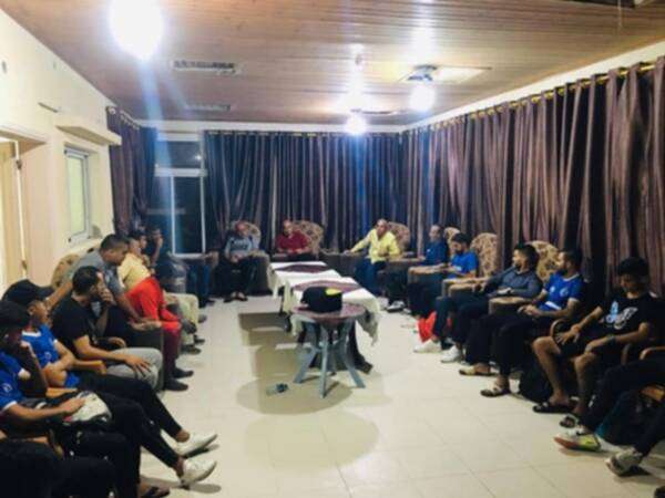 لقاء إدارة الشاطئ مع اللاعبين والجهاز الفني