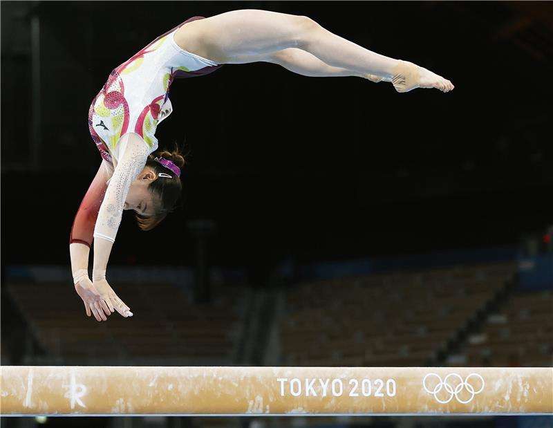 لاعبة جمباز