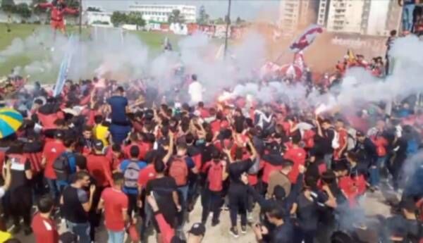 الجمهور في تدريبات النجم الساحلي