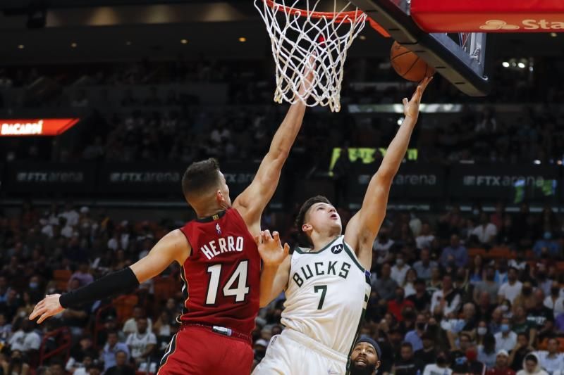2021-10-22t013430z_584569662_mt1usatoday16999487_rtrmadp_3_nba-milwaukee-bucks-at-miami-heat_reuters