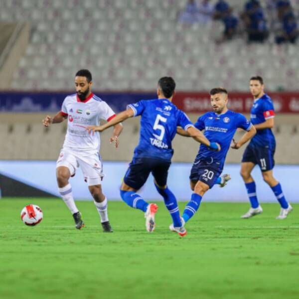 جانب من لقاء الشارقة والنصر 